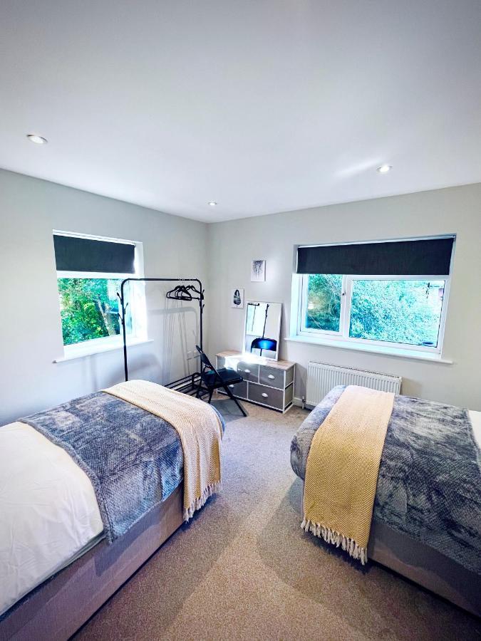 Absolutely Beautiful Hemel Hempstead 2-Bedroom For 1-5 Guests - Contractors Welcome Esterno foto